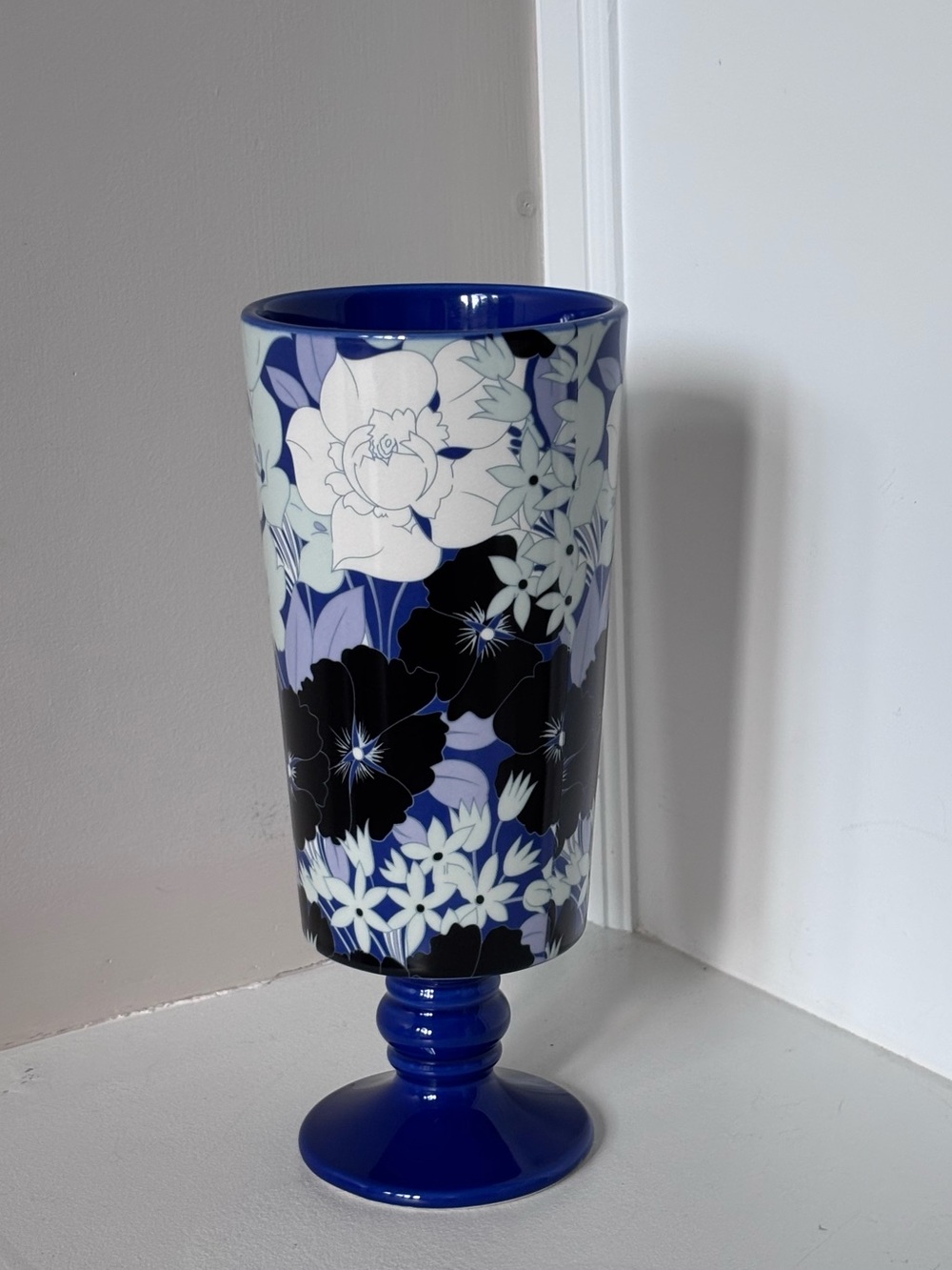 ANTHROPOLOGIE Lyla floral vase.